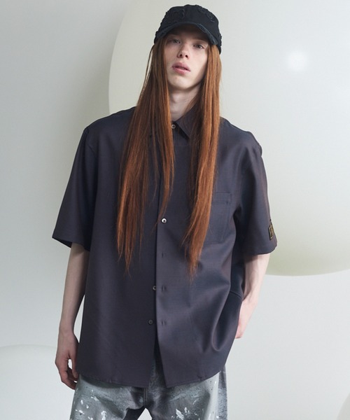 MAISON SPECIAL（メゾンスペシャル）の「《UNISEX》4 Colors Chambray Washable Wool Prime-Over Short Sleeve Shirt/4色シャンブレーウォッシャブルウールプライムオーバーショートスリーブシャツ【MAISON SPECIAL/メゾンスペシャル】■セットアップ対応■（シャツ/ブラウス・メンズ・チャコールグレー/グレー/ブラック/ホワイト/ダークブルー・2/1/0）」の3枚目の写真