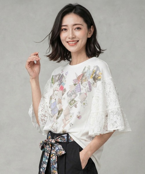 iS ScoLar(イズスカラー)の「562207:おばあちゃんの思い出本棚柄プルオーバー(Tシャツ/カットソー・レディース・ブラック/オフホワイト・M)」の2枚目の写真