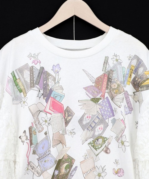 iS ScoLar(イズスカラー)の「562207:おばあちゃんの思い出本棚柄プルオーバー(Tシャツ/カットソー・レディース・ブラック/オフホワイト・M)」の7枚目の写真
