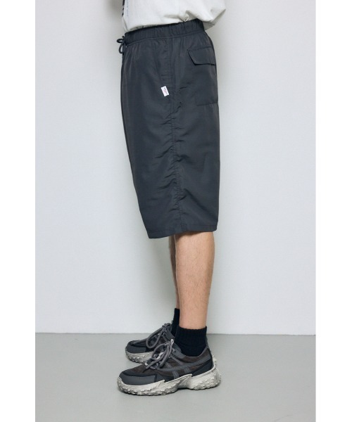 AZUL by moussy(アズールバイマウジー)の「SHELTECH Light ショートパンツ(スラックス・メンズ・ブラック/グレー系その他/グレー・MEDIUM/LARGE/SMALL)」の17枚目の写真