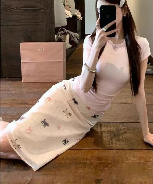 gossip!ロサンゼルス(ゴシップロサンゼルス)の「【Y2Kガーリー】レトロドット&キャット・ドッグ柄Aラインシフォンスカート ミディ丈(スカート・レディース・オフホワイト・L/M/S)」の6枚目の写真