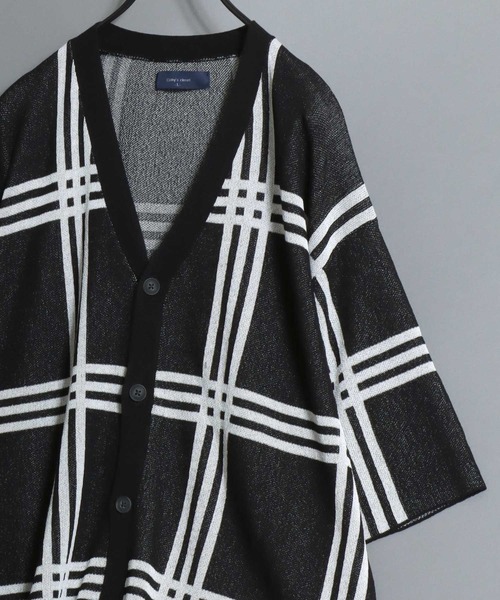 ANPAS(アンパス)の「Cooling Half-Sleeve Knit Cardigan (Solid/Check Pattern) / 接触冷感 ムジ&チェック 五分袖 ニットVカーデ メンズ サマーカーディガン シンプル 5分袖 半袖 ビッグシルエット オーバーサイズ(カーディガン/ボレロ・メンズ・グレイッシュベージュ/ブラック/サックスブルー/ブラック系その他/グレー系その他/ベージュ系その他/ブルー系その他・M/L)」の3枚目の写真
