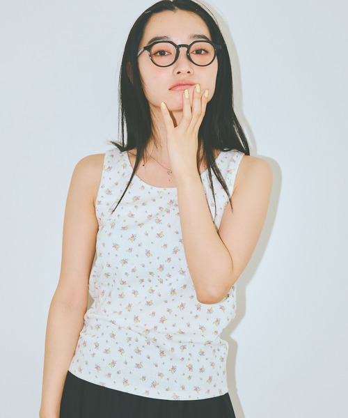 COLORME(カラーミー)の「【AKB48 伊藤百花 着用】前後2WAY小花柄タンクトップ(タンクトップ・レディース・ホワイト/グレー・FREE)」の1枚目の写真