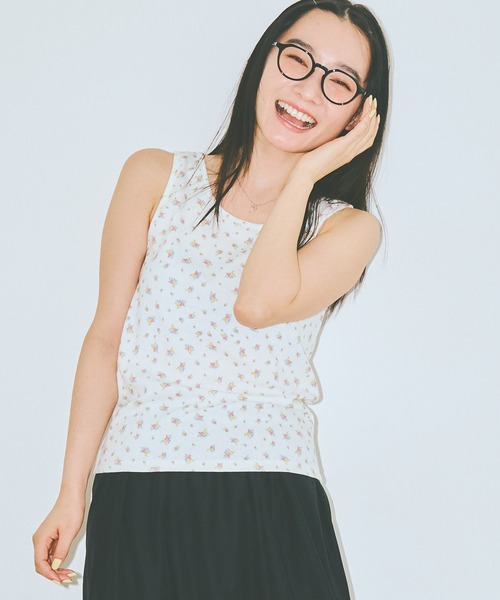 COLORME(カラーミー)の「【AKB48 伊藤百花 着用】前後2WAY小花柄タンクトップ(タンクトップ・レディース・ホワイト/グレー・FREE)」の21枚目の写真