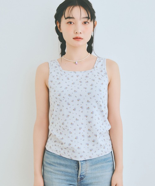 COLORME(カラーミー)の「【AKB48 伊藤百花 着用】前後2WAY小花柄タンクトップ(タンクトップ・レディース・ホワイト/グレー・FREE)」の6枚目の写真