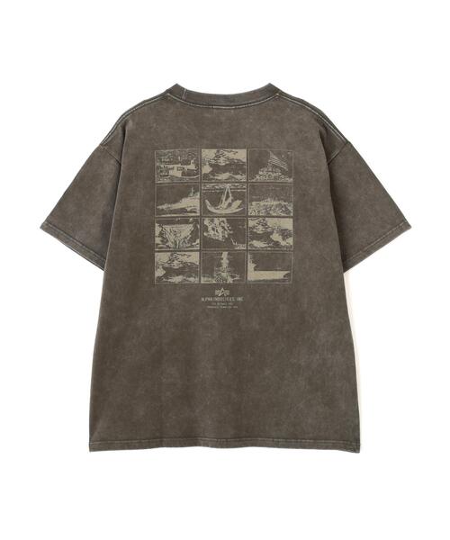 Alpha Industries(アルファインダストリーズ)の「【日本限定】Alpha Industries/アルファ インダストリーズ/MOMENT COLLAGE T‐SHIRT/モーメント コラージュ Tシャツ(Tシャツ/カットソー・メンズ・オリーブ系/ブラック/ホワイト系2・XL/S/L/2XL/M)」の3枚目の写真