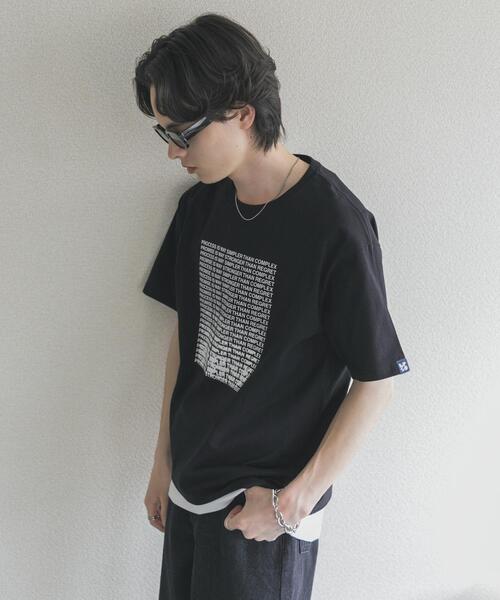 SENSE OF PLACE by URBAN RESEARCH(センスオブプレイスバイアーバンリサーチ)の「『別注』LOVE POP STUDIO×SENSE OF PLACE SHORT-SLEEVE T-SHIRTS(Tシャツ/カットソー・メンズ・ブラック/レッド/ネイビー・LARGE/MEDIUM)」の2枚目の写真