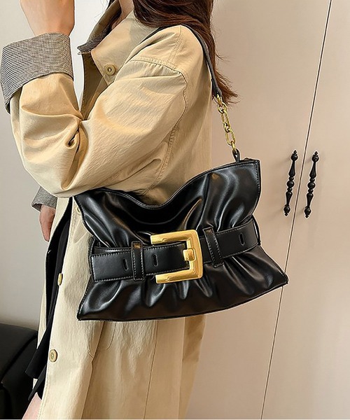 LA VORAGINE(ラ ヴォラジネ)の「ベルトバックルポイント チェーンショルダーギャザートートバッグ(トートバッグ・レディース・ブラウン/ベージュ/ブラック/アイボリー・FREE)」の1枚目の写真