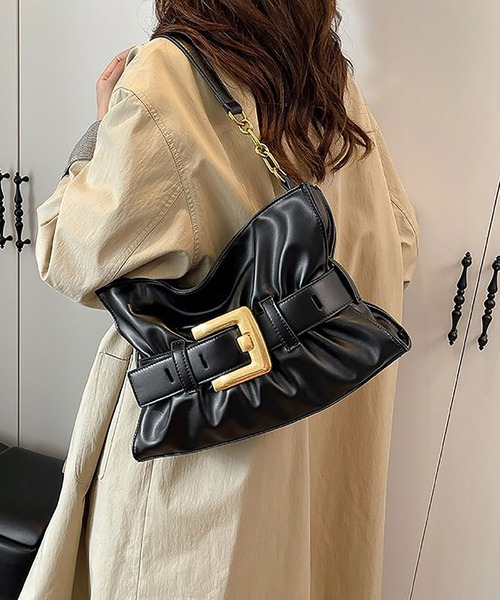 LA VORAGINE(ラ ヴォラジネ)の「ベルトバックルポイント チェーンショルダーギャザートートバッグ(トートバッグ・レディース・ブラウン/ベージュ/ブラック/アイボリー・FREE)」の5枚目の写真