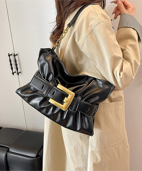LA VORAGINE(ラ ヴォラジネ)の「ベルトバックルポイント チェーンショルダーギャザートートバッグ(トートバッグ・レディース・ブラウン/ベージュ/ブラック/アイボリー・FREE)」の6枚目の写真
