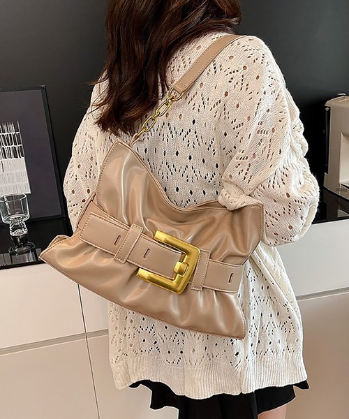 LA VORAGINE(ラ ヴォラジネ)の「ベルトバックルポイント チェーンショルダーギャザートートバッグ(トートバッグ・レディース・ブラウン/ベージュ/ブラック/アイボリー・FREE)」の11枚目の写真