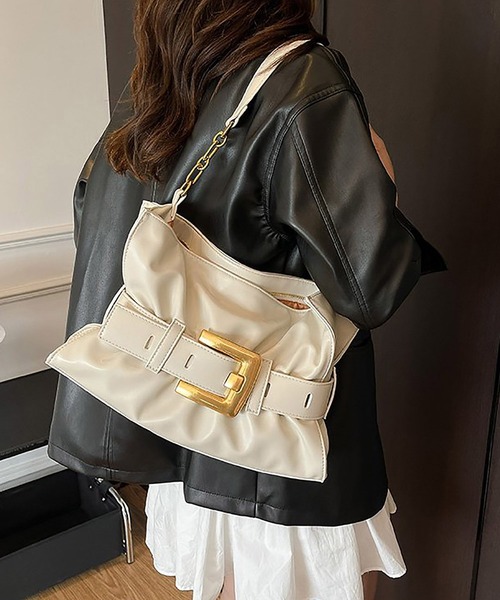 LA VORAGINE(ラ ヴォラジネ)の「ベルトバックルポイント チェーンショルダーギャザートートバッグ(トートバッグ・レディース・ブラウン/ベージュ/ブラック/アイボリー・FREE)」の14枚目の写真