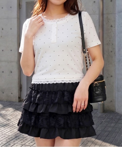 FUN(ファン)の「レースヘンリープルオーバー(Tシャツ/カットソー・レディース・ドット/サックスブルー/ブラック/ピンク・FREE)」の2枚目の写真