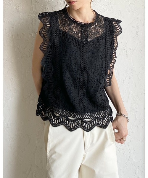 She's Closet(シーズクローゼット)の「フレンチスリーブ ショート丈 シアー スカラップレースブラウス(シャツ/ブラウス・レディース・ホワイト/ブラック/アイボリー・FREE)」の4枚目の写真