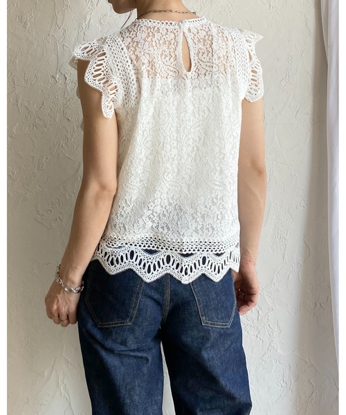 She's Closet(シーズクローゼット)の「フレンチスリーブ ショート丈 シアー スカラップレースブラウス(シャツ/ブラウス・レディース・ホワイト/ブラック/アイボリー・FREE)」の6枚目の写真
