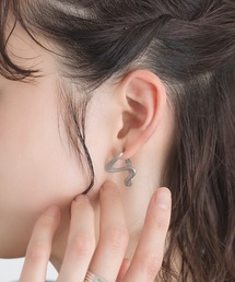 Yeoun（ヨウン）の「ウェーブピアス（ピアス（両耳用））」