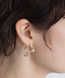 Yeoun（ヨウン）の「ウェーブピアス（ピアス（両耳用））」