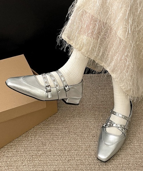 Vipoa(ヴィポア)の「Rivet Buckle Mary Jane Shoes(サンダル・レディース・ブラック/シルバー・SMALL/LARGE/MEDIUM)」の7枚目の写真
