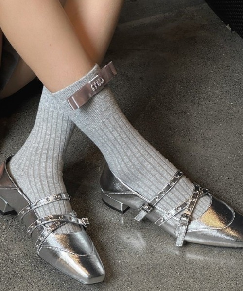 Vipoa(ヴィポア)の「Rivet Buckle Mary Jane Shoes(サンダル・レディース・ブラック/シルバー・SMALL/LARGE/MEDIUM)」の6枚目の写真