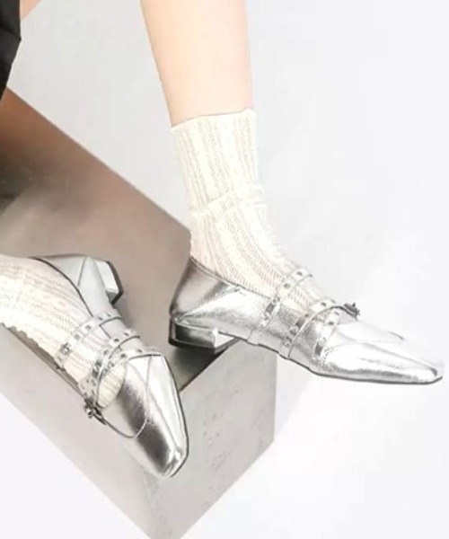 Vipoa(ヴィポア)の「Rivet Buckle Mary Jane Shoes(サンダル・レディース・ブラック/シルバー・SMALL/LARGE/MEDIUM)」の12枚目の写真