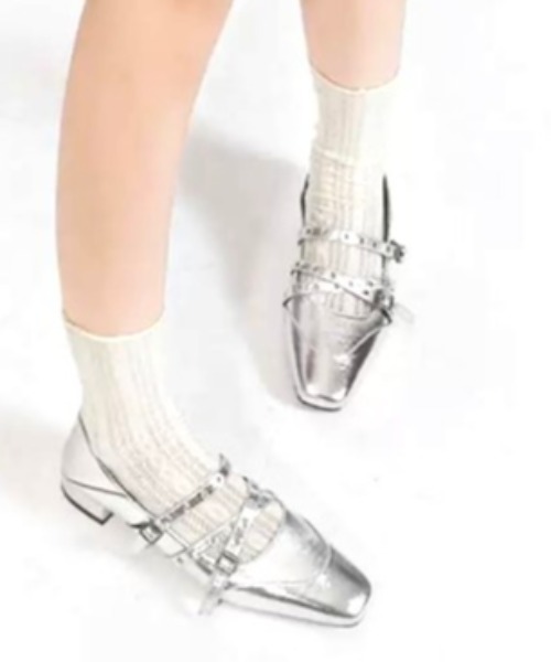 Vipoa(ヴィポア)の「Rivet Buckle Mary Jane Shoes(サンダル・レディース・ブラック/シルバー・SMALL/LARGE/MEDIUM)」の13枚目の写真