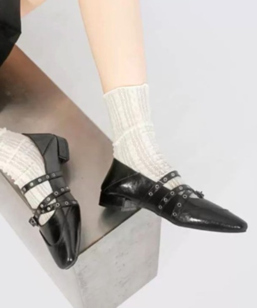 Vipoa(ヴィポア)の「Rivet Buckle Mary Jane Shoes(サンダル・レディース・ブラック/シルバー・SMALL/LARGE/MEDIUM)」の21枚目の写真