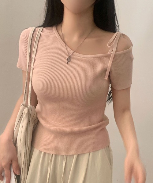 LAFFMO(ラフモ)の「リボンワンショルダー半袖リブニット(その他トップス・レディース・ネイビー/ピンク/オフホワイト/グリーン・F)」の5枚目の写真