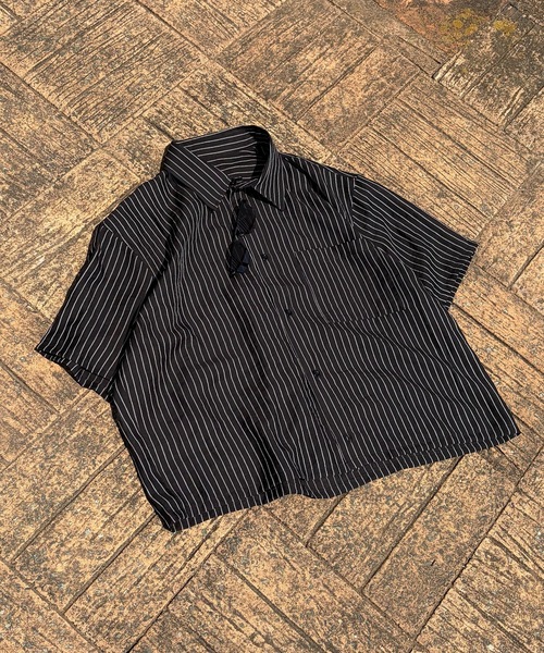 UNDERSTATEMENTs(アンダーステイトメント)の「【ユニセックス】ストライプシアーシャツ(シャツ/ブラウス・メンズ・ブラック/ブルー・MEDIUM/LARGE)」の14枚目の写真