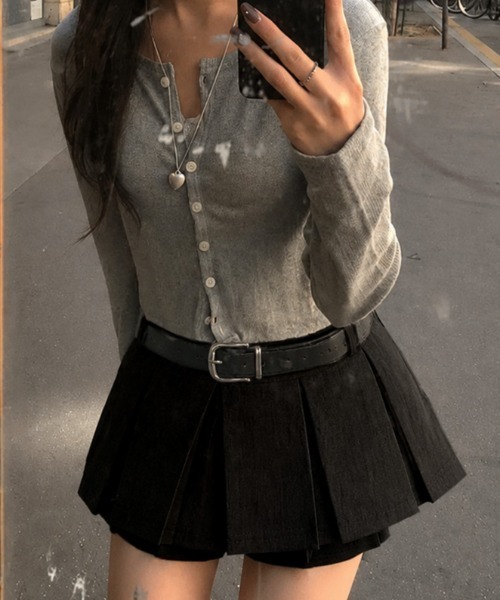 LADY LIKE(レディライク)の「爆盛れ脚長ベルト付きボックスプリーツ見せパンミニスカート(スカート・レディース・ブラック/グレー・M)」の6枚目の写真