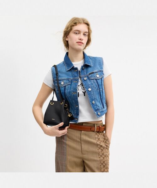 ジェイド ドローストリング バッグ（ショルダーバッグ）｜COACH