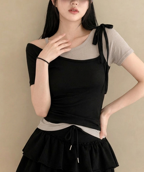 VIVID LADY(ビビッドレディー)の「クロスレイヤード ワンショルダー 半袖Tシャツ アンサンブル(アンサンブル・レディース・ブラック/ピンク/カーキ・FREE)」の5枚目の写真