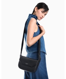 【エンポリオ アルマーニ】Emporio Armani 1981 レザーショルダーバッグ