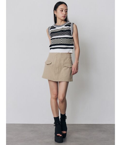 MURUA(ムルーア)の「フロントZIPドッキングスカートパンツ 夏服(その他パンツ・レディース・カーキ/ベージュ/ブラック・1/2)」の7枚目の写真