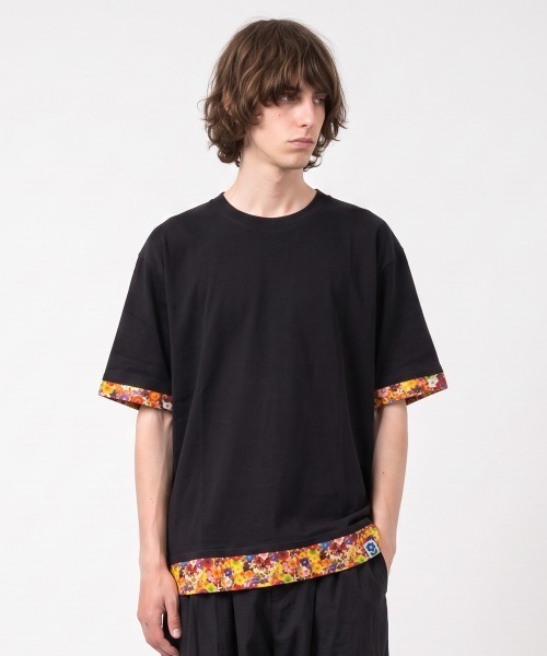 rehacer(レアセル)の「rehacer : Flower Layered Wide CS / ボタニカルレイヤード ワイドカットソー(Tシャツ/カットソー・メンズ・ホワイト/ブラック・MEDIUM/X-LARGE/LARGE/SMALL)」の2枚目の写真