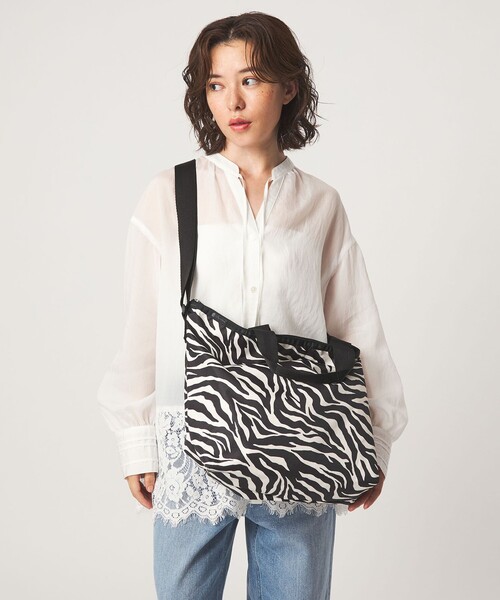 LeSportsac(レスポートサック)の「【別注】<LeSportsac>デラックス イージーキャリー トート(ゼブラ)(トートバッグ・レディース・その他1・FREE)」の3枚目の写真
