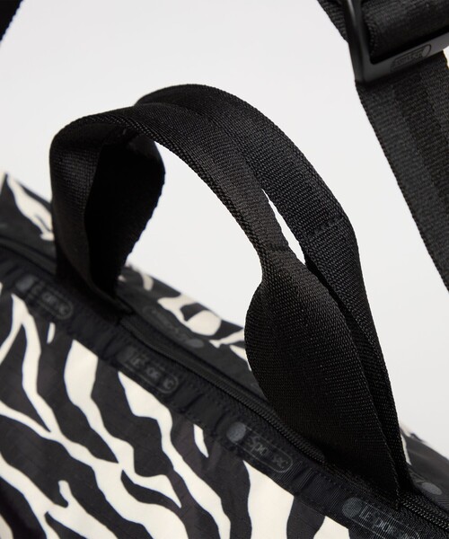 LeSportsac(レスポートサック)の「【別注】<LeSportsac>デラックス イージーキャリー トート(ゼブラ)(トートバッグ・レディース・その他1・FREE)」の11枚目の写真