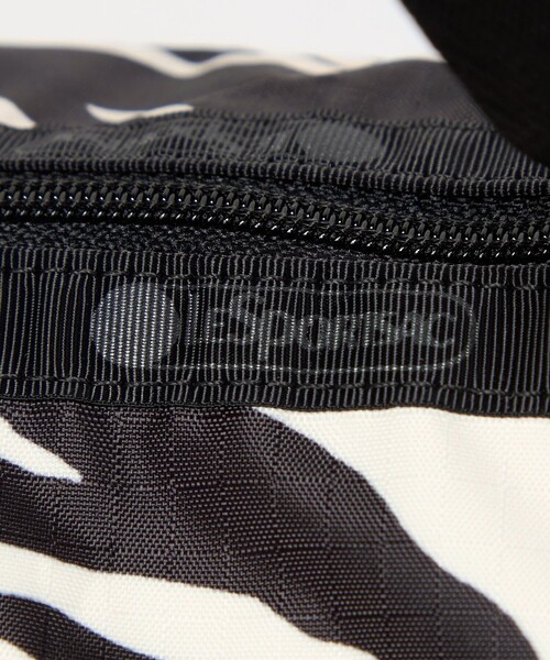 LeSportsac(レスポートサック)の「【別注】<LeSportsac>デラックス イージーキャリー トート(ゼブラ)(トートバッグ・レディース・その他1・FREE)」の17枚目の写真