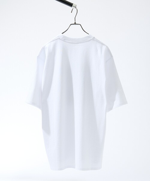 ABAHOUSE(アバハウス)の「SCENE GRAPHIC フォトTシャツ / リラックスフィット(Tシャツ/カットソー・メンズ・スミクロ/ホワイト・48/46)」の5枚目の写真
