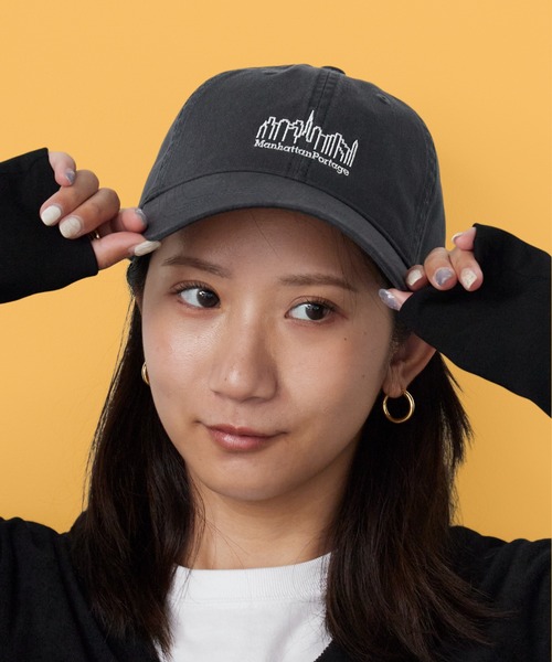 Manhattan Portage（マンハッタンポーテージ）の「Manhattan Portage / マンハッタンポーテージ WASHED TWILL 6P CAP ウォッシュド ツイル 6パネル キャップ フロントロゴ メンズ レディース 2026年秋冬 秋物（キャップ・メンズ・チャコールグレー/ブラック/ブラウン/サンドベージュ・FREE）」の3枚目の写真
