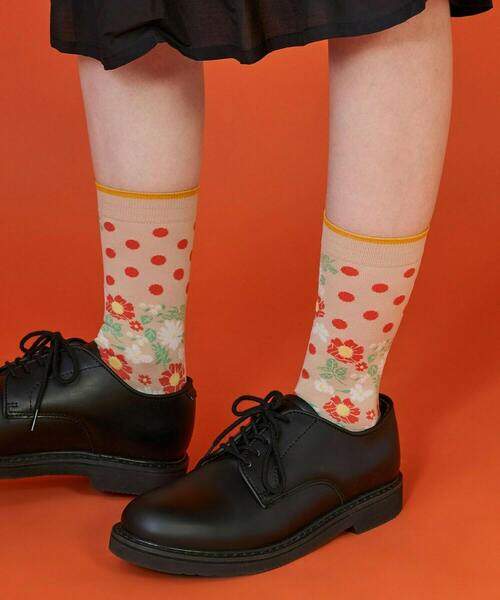 FRAPBOIS(フラボア)の「ワイルドフラワーソックス(ソックス/靴下・レディース・ブラック/ベージュ/ネイビー・FREE)」の5枚目の写真