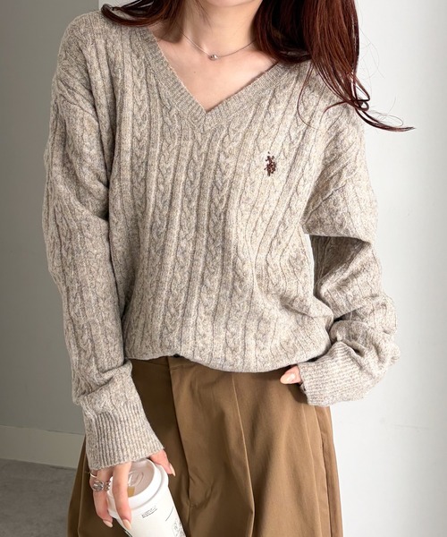 U.S. POLO ASSN.(ユーエスポロアッスン)の「RANAN/solleim別注【U.S.POLO ASSN.】ワンポイントケーブルVニット(ニット/セーター・レディース・ベージュ系その他/ベージュ/杢グレー/ピンク/ネイビー・M/LL/L)」の22枚目の写真