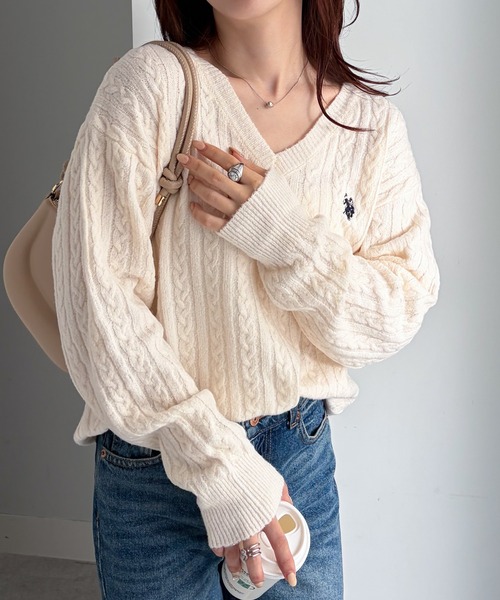 U.S. POLO ASSN.(ユーエスポロアッスン)の「RANAN/solleim別注【U.S.POLO ASSN.】ワンポイントケーブルVニット(ニット/セーター・レディース・ベージュ系その他/ベージュ/杢グレー/ピンク/ネイビー・M/LL/L)」の13枚目の写真