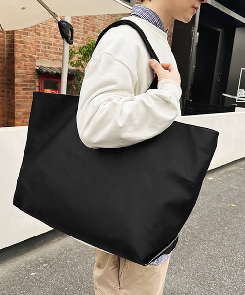 WESTBOY(ウエストボーイ)の「Y2K 光沢エコレザー ビッグトートバッグ WO26W4BG02(トートバッグ・メンズ・ブラウン/ブラック・FREE)」の6枚目の写真