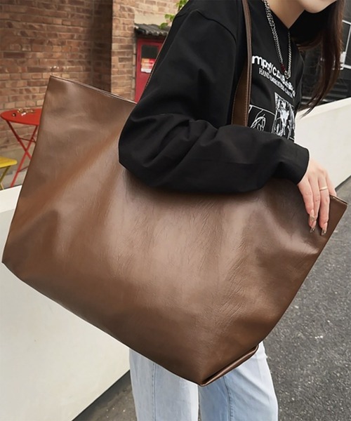 WESTBOY(ウエストボーイ)の「Y2K 光沢エコレザー ビッグトートバッグ WO26W4BG02(トートバッグ・メンズ・ブラウン/ブラック・FREE)」の10枚目の写真