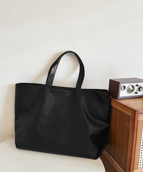 WESTBOY(ウエストボーイ)の「Y2K 光沢エコレザー ビッグトートバッグ WO26W4BG02(トートバッグ・メンズ・ブラウン/ブラック・FREE)」の12枚目の写真