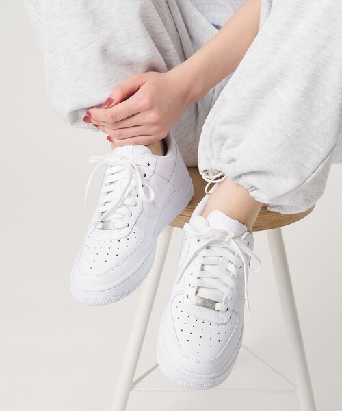 NIKE(ナイキ)の「<NIKE>ウィメンズ AIRFORCE 1 '07 スニーカー(スニーカー・レディース・ホワイト・24.5cm/25cm/24cm/23cm/23.5cm)」の4枚目の写真