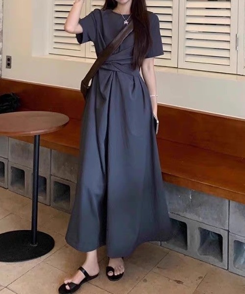 ampm(エーエムピーエム)の「ツイストドレープロングワンピース(ワンピース・レディース・ライトグレー/チャコールグレー・M/S)」の20枚目の写真