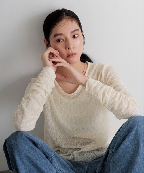 LOWRYS FARM（ローリーズファーム）の「クシュクシュレースプルオーバーＬＳ 1052797（Tシャツ/カットソー・レディース・ブラック/ホワイト/アイボリー・FREE）」の3枚目の写真