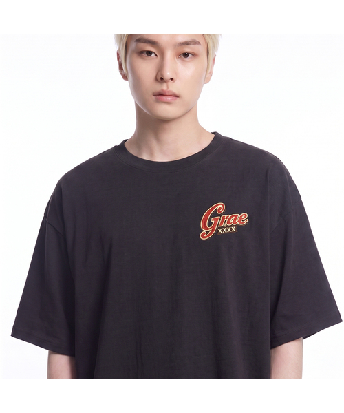 GRAVER ORDINARY（グレイバーオーディナリー）の「[ODNR UNISEX]グレーxxxx 半袖Tシャツ 2カラー（Tシャツ/カットソー・レディース・ホワイト/ブラック/チャコールグレー・MEDIUM/LARGE/SMALL）」の3枚目の写真