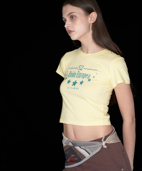 THIRSTYCLUB(サースティークラブ)の「Union europea glitter t shirt - Yellow(Tシャツ/カットソー・レディース・その他・FREE)」の2枚目の写真